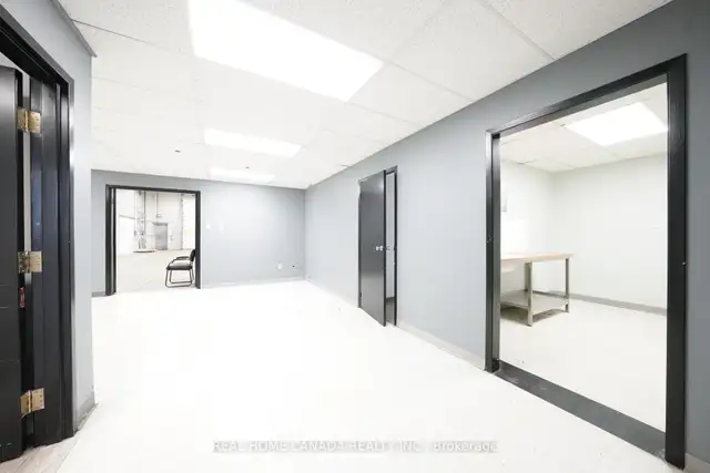 6200 Sq Ft Industrial Warehouse Space for Rent in Burlington in Commercial & Office Space for Rent in Oakville / Halton Region - Image 6