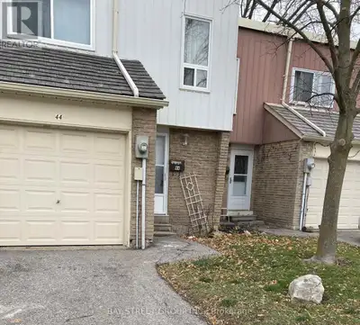 Welcome to 44 Woody Vine Way, ideally located at Leslie St. and Finch Ave. E., just minutes from Sen...