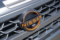 Conquer any adventure in this rugged 2025 Nissan Frontier PRO-4X Crew Cab Pickup. With just 14,403 k... (image 9)