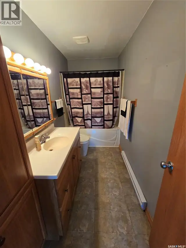 Muchowski Acreage Montmartre, Saskatchewan in Houses for Sale in Regina - Image 34
