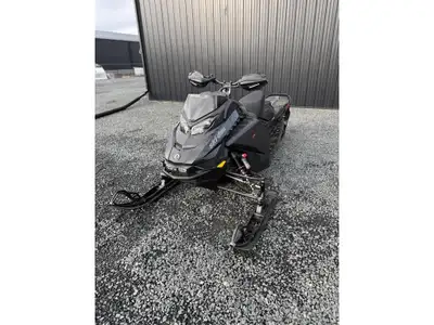 2025 Ski-Doo Backcountry XRS 850 R 1.5in. Black Discover the Thrill of the 2025 Ski-Doo SM BAC XRS 8...