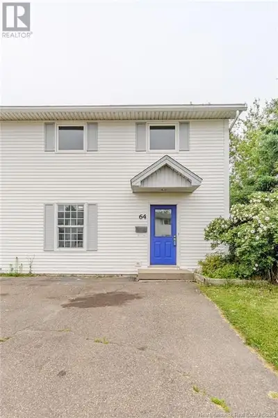This move-in ready townhouse offers the perfect blend of comfort, space and convenience. This nicely...