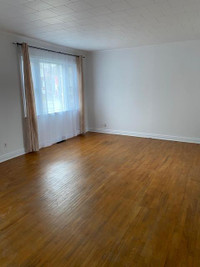 205 King St Trenton Spacious 2 bdrm all incl. 1800  Avail Now