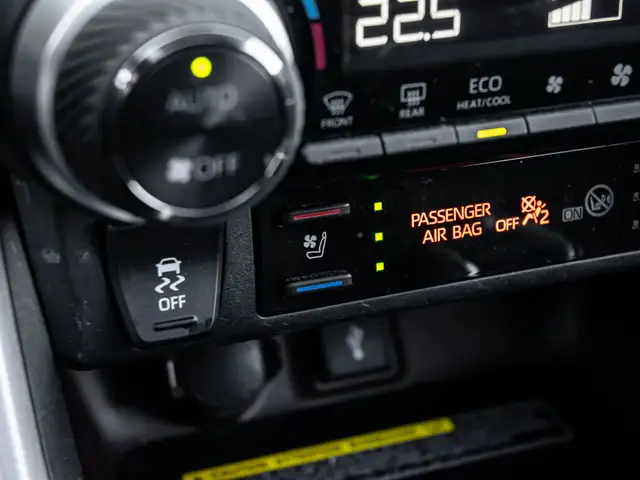 2020 Toyota RAV4 LIMITED|HYBRID|AWD|NAV|ROOF|LEATHER|BACKUP|CLEA in Cars & Trucks in City of Toronto - Image 22