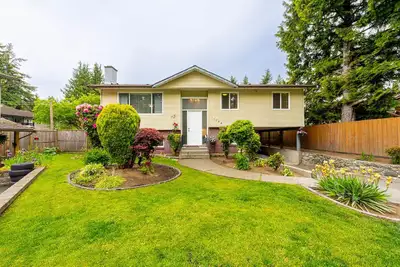 North Delta! Beautiful, clean, 5 bedroom, 3 bath home located in a family oriented cul-de-sac locati...
