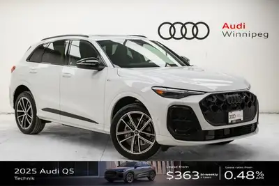 This Audi Q5 boasts a Intercooled Turbo Premium Unleaded I-4 2.0 L/121 engine powering this Automati...
