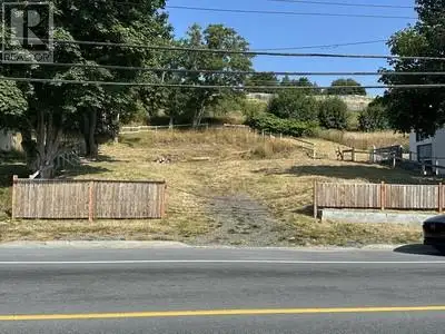 GREAT BUILDING LOT RIGHT IN THE MIDDLE OF TOWN ! All town services , borders the old rail road track...