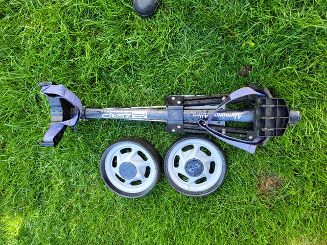 Ground Zero two wheel Folding Golf Push Pull Cart Golf Calgary Kijiji