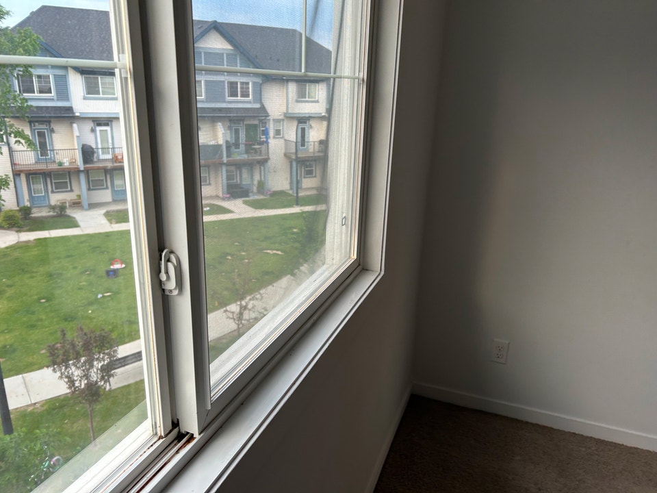 3 BR – Spacious Townhouse with Attached Tandem Garage 3