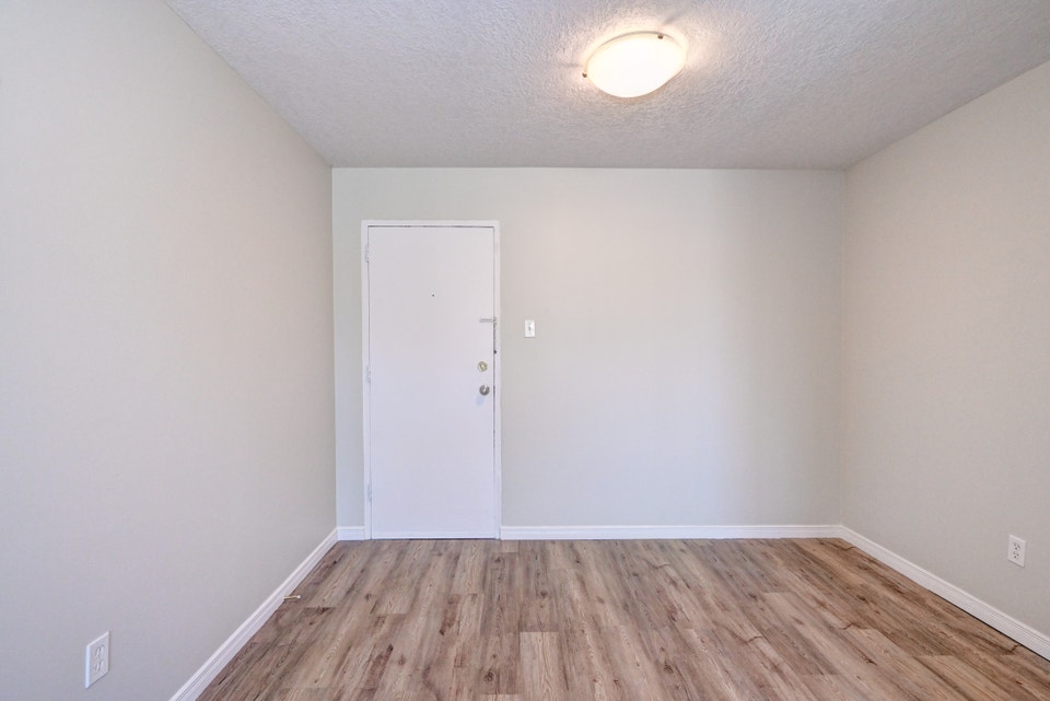 Galt View Apartments - 1 Bedroom, 1 Bath Apartment for Rent - Ca 4