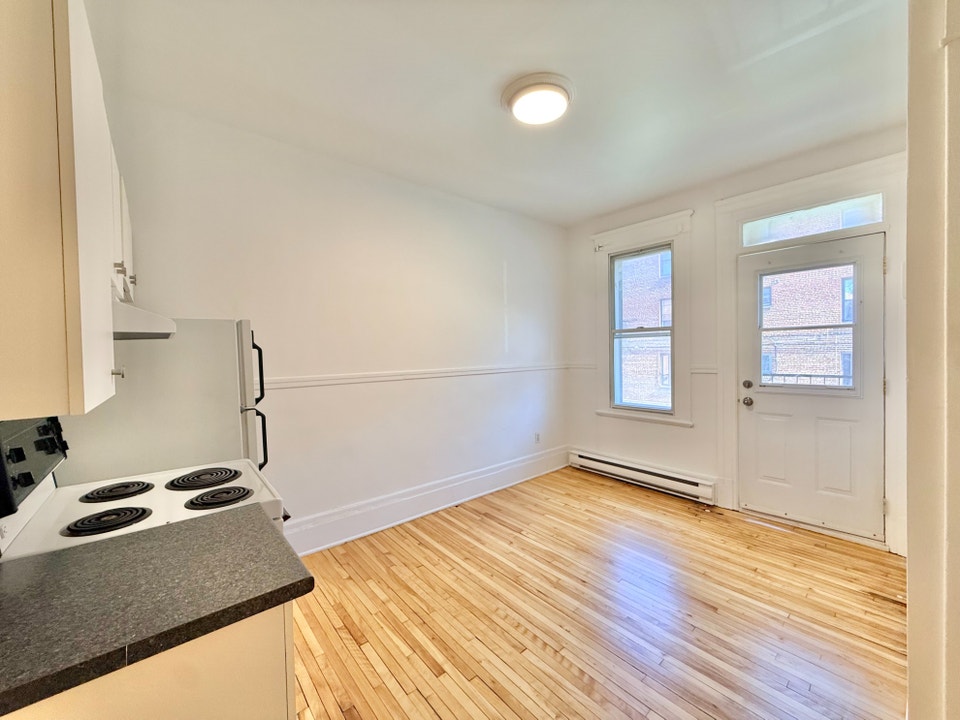 2 bedrooms near Metro Cote-des-Neiges - Appliances included 3