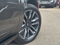ALG Residual Value. This Cadillac Escalade 4WD delivers a Gas V8 6.2L/376 engine powering this Unkno... (image 5)