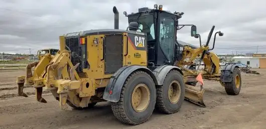 160M AWD - 2015 in Heavy Equipment in Saskatoon - Image 6