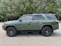 // ACCIDENT FREE!! // This 2021 Toyota 4Runner 4WD | No Accidents is a rugged SUV built for Canadian... (image 9)