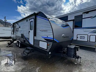 2022 Catalina 263BHSK Adventure-ready and family-friendly, the 2022 Catalina 263BHSK blends spacious...