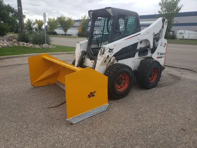 Heavy-Duty Skid Steer Snow Pushing Box Blade 7–10 FT in Heavy Equipment Parts & Accessories in Prince Albert - Image 4