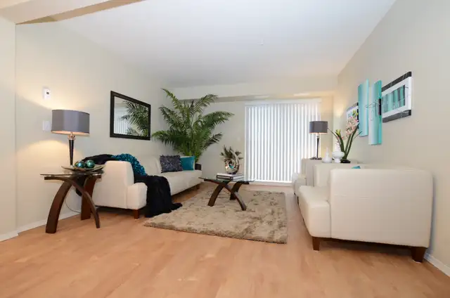 Pet-Friendly Two Bedroom One Bath with In-suite Laundry for Rent63008313095937124