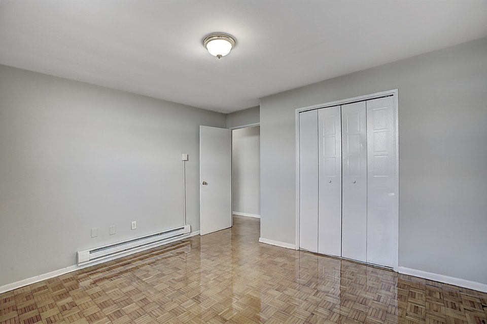 Etobicoke 2 Bedrooms Apartment for Rent - 5, 15, 25, 35 Jansusie 5