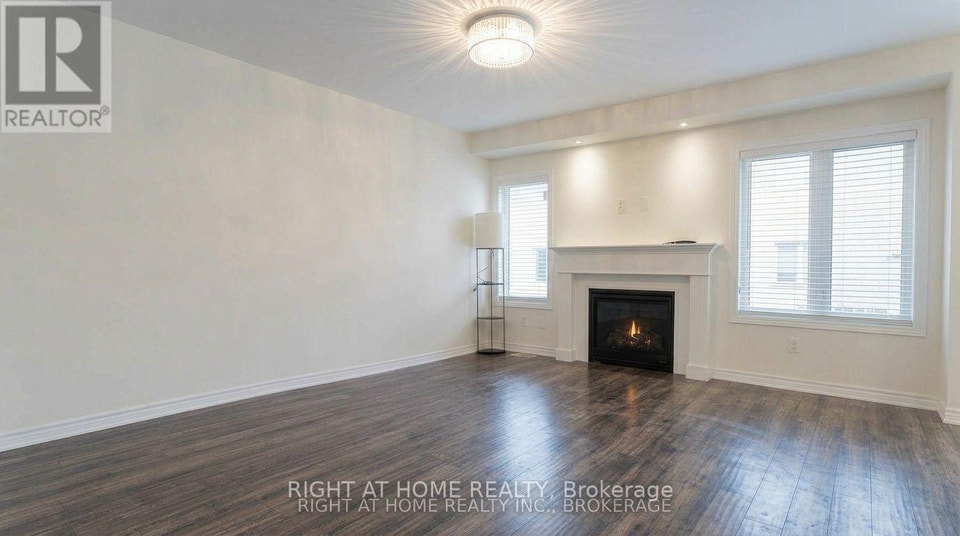 37 - 19 RIDGE ROAD Cambridge, Ontario 4