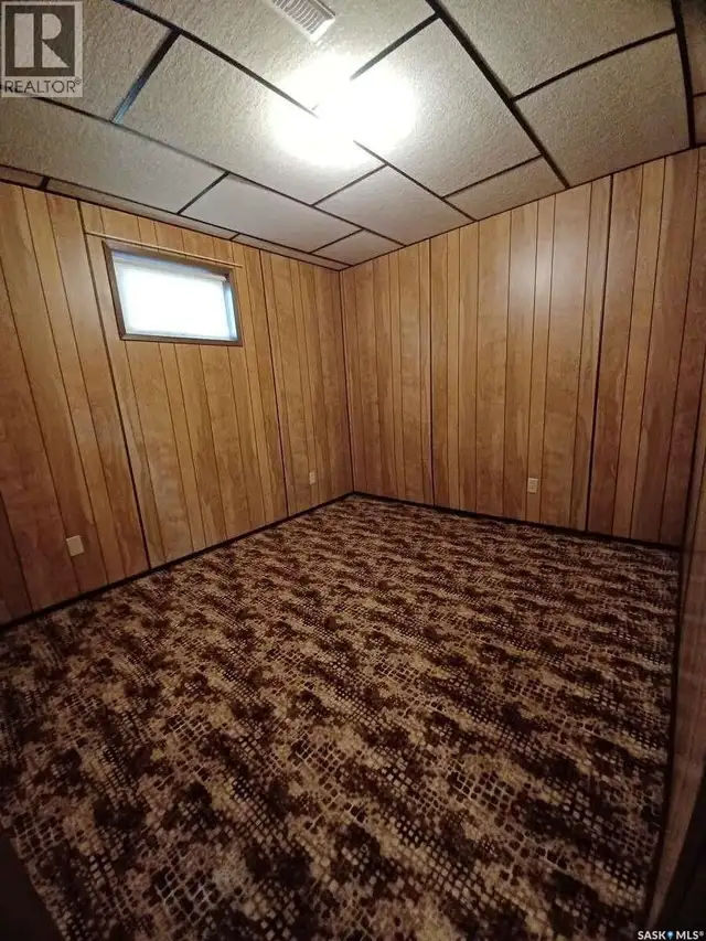 113 5th AVENUE Gravelbourg, Saskatchewan in Houses for Sale in Moose Jaw - Image 36