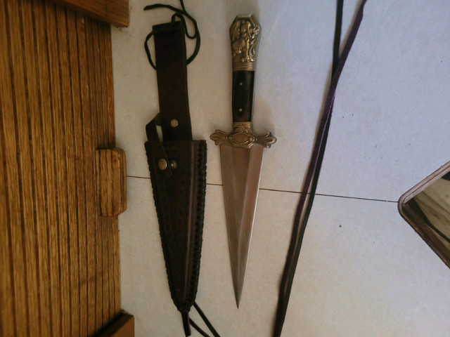 Collectable Dagger with sheath  in Arts & Collectibles in Lethbridge - Image 2