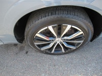 Fresh from the Volvo store this beautiful XC60 has a clean Carfax, two sets of keys and warranty rem... (image 4)