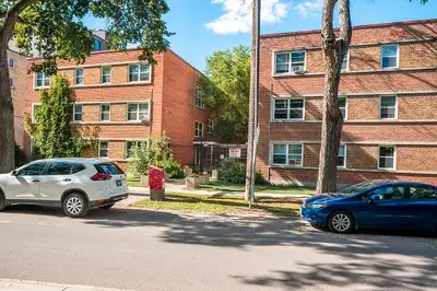 405 Assiniboine Ave- Colonial House- 2 Bedroom