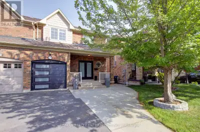 Welcome to this stunning newly-updated semi-detached home in prime Churchill Meadows! 2226 sq fttota...