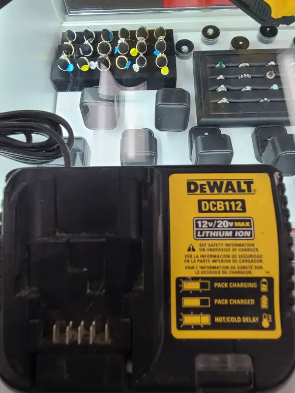 Dewalt -Drill/Driver Kit in Other in Oakville / Halton Region - Image 4