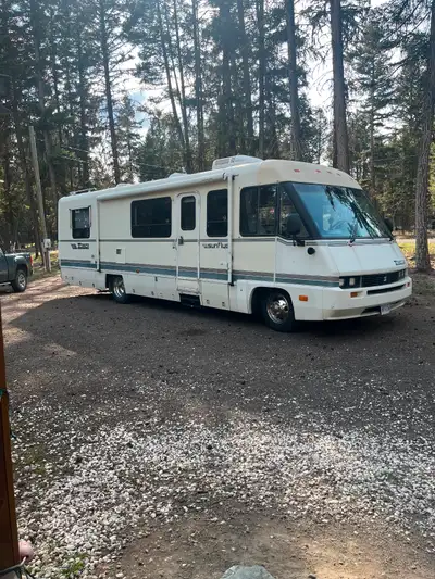 Few minor bruises but runs and drives very good it’s a nice clean, new mattress roof and dash air wo...