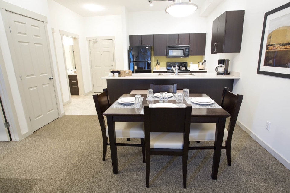 FREE WIFI - CABLE - HEAT - One Bedroom Suites UnFurnished $1500 4