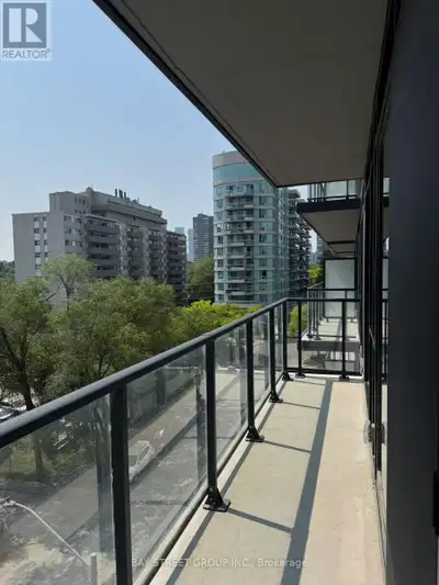 rand New, Never-Lived-In 1+1 Bedroom 2 Full Washroom Condo in Prime Location! 14 minutes walk to Coo...