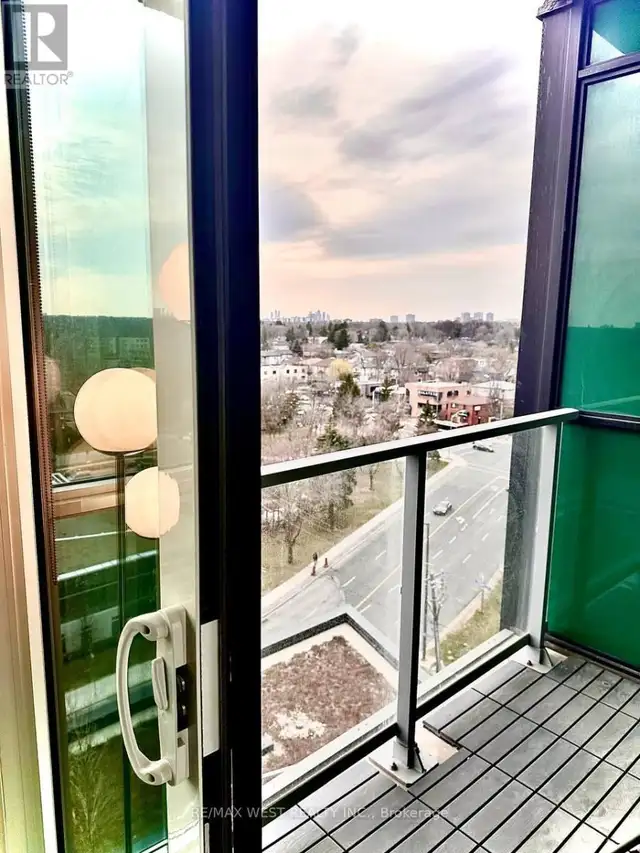 806 - 11 BOGERT AVENUE Toronto (Lansing-Westgate), Ontario in Long Term Rentals in City of Toronto - Image 12