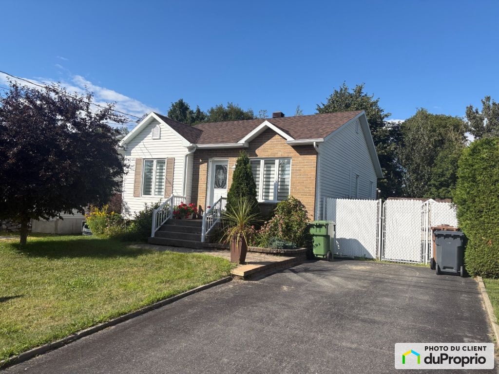 $394,900 - Bungalow for sale in Victoriaville — photo 2