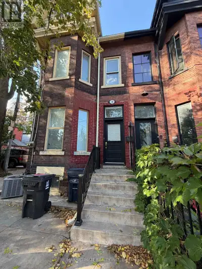 Fantastic Location In The Heart Of Beaconsfield Village, Steps To Ossington & Dundas Strip - Nice Ne...