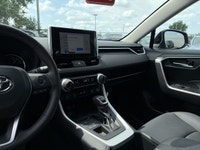 Découvrez ce Toyota RAV4 XLE 2023, un VUS polyvalent alliant confort, fiabilité et technologie. Prop... (image 6)