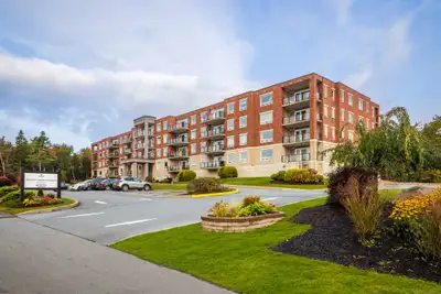 Building Description $1000 OFF FIRST MONTHS RENT FOR MILITARY & EMERGENCY RESPONDERS* *Conditions ap...