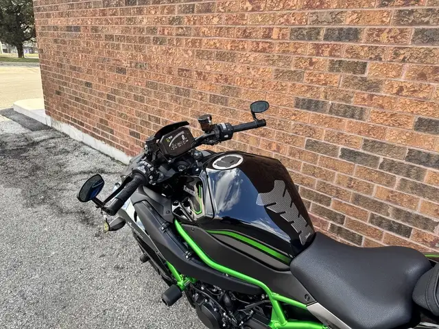 2020 Kawasaki Z H2 **SUPERCHARGED** **SCORPION PIPE** in Sport Bikes in Markham / York Region - Image 31