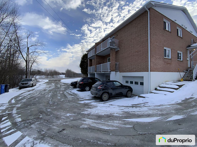469 900$ - Duplex à vendre à Sherbrooke (Fleurimont) dans Maisons à vendre  à Sherbrooke - Image 2