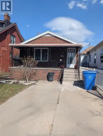 CLEAN QUIET LANDLORD, LOOKING FOR CLEAN QUIET TENANT! DO NOT MISS THIS 3 BEDROOM 2 BATH HOUSE RENTAL...