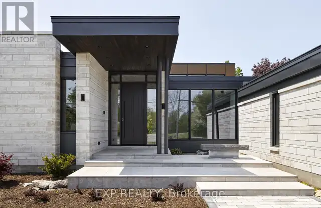32 CLOVELLY ROAD Ottawa, Ontario62863768333698121
