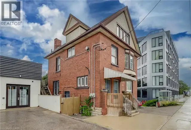 698 KING Street W Kitchener, Ontario in Houses for Sale in Kitchener / Waterloo - Image 41