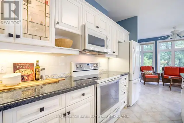 1037 ROCKCASTLE ROAD Gravenhurst (Morrison), Ontario in Houses for Sale in Muskoka - Image 11