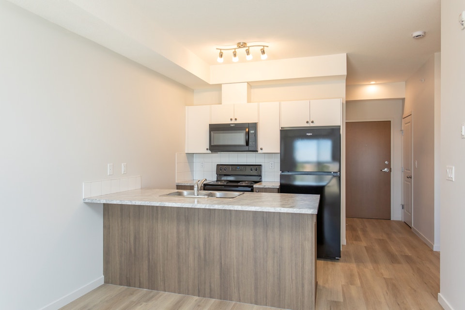 Brand New - 1 Bed + Den 1 Bath at BlueWater Apartments North 4