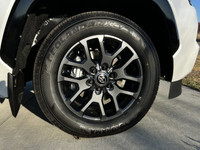 NAVIGATION SYSTEM, PANORAMIC ROOF, AIR SUSPENSION, ACTIVE SUSPENSION, TWIN TURBO GAS/ELECTRIC V-6 EN... (image 9)