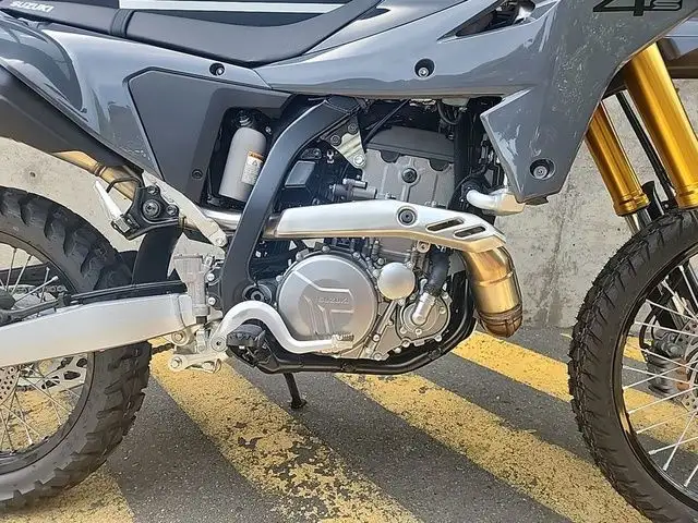 2025 Suzuki DR-Z 4S in Street, Cruisers & Choppers in Calgary - Image 4