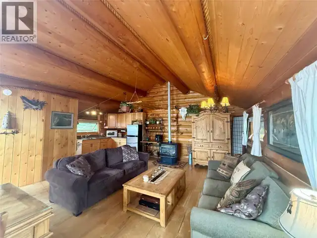 Cabin 4 Hatheume Lake Road Peachland, British Columbia in Houses for Sale in Penticton - Image 11