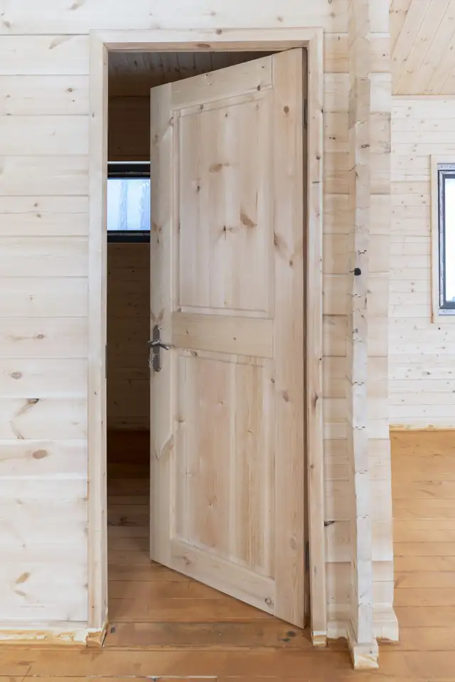 NEW 370 SQ FT INSULATED PINE LOG CABIN TINY HOUSE PACKAGE in Other in Calgary - Image 4