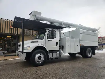 Altec LR7-60E70 Elevator Boom Bucket (75' Working Height) That's Controllable From Inside and Outsid...