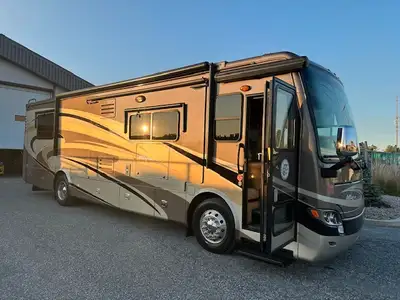 2014 Tiffin ALLEGRO BREEZE 32BR - bas kilometrage – pusher Diesel Class A – excellente condition ---...